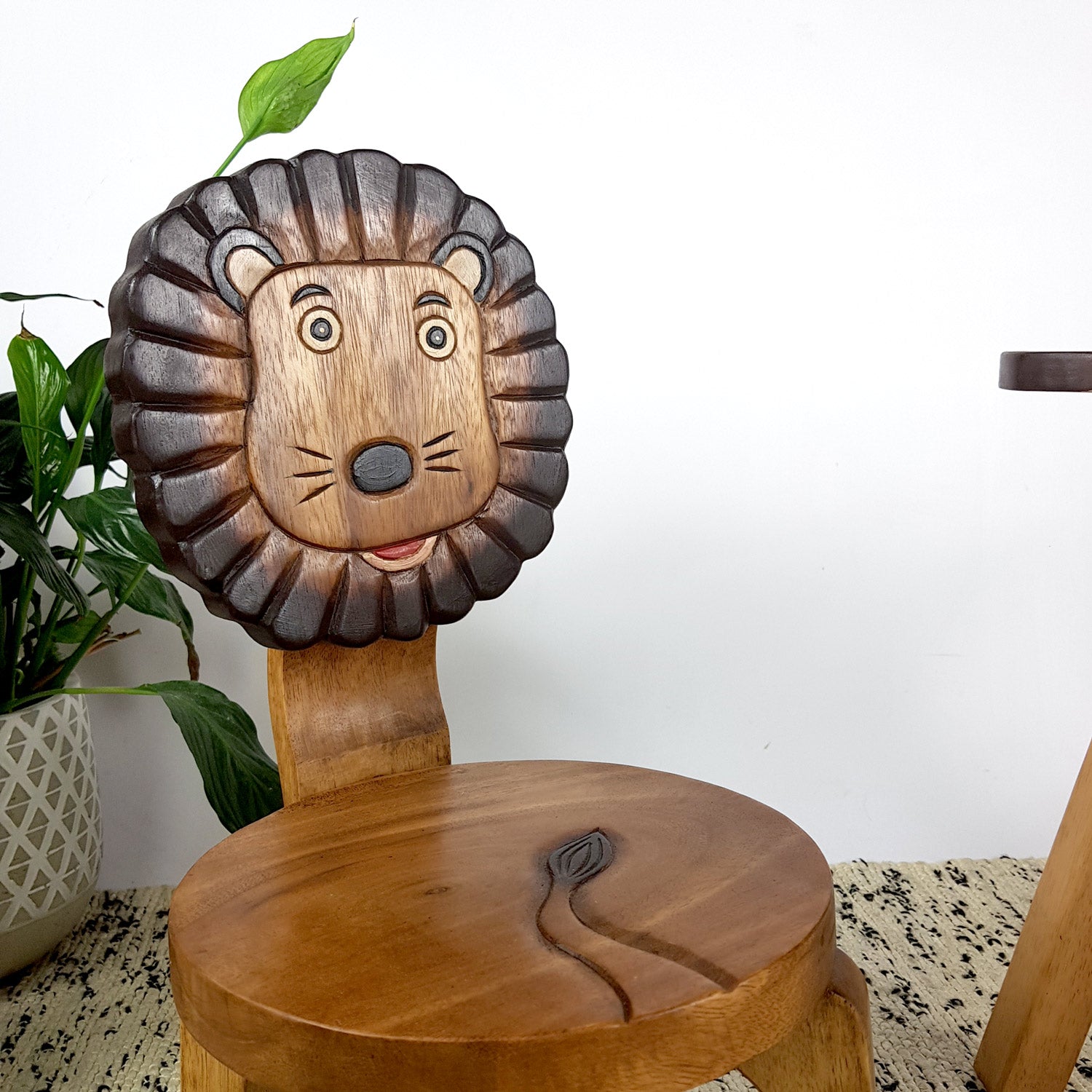NNEDSZ Kids Wooden Chair Lion-0